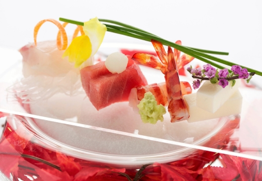 なだ万 ZIPANGU(ジパング)。料理。温度管理も徹底されており、最高の状態で味わうことができます