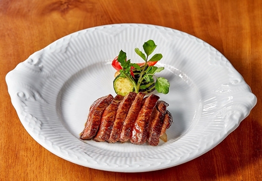 なだ万 ZIPANGU(ジパング)。料理。上質な肉の旨みが広がる『テンダーロイン和風ステーキ』