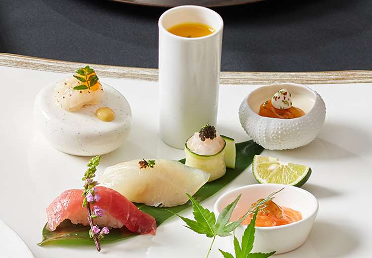 ホテル インターコンチネンタル 東京ベイ。料理。新鮮な魚介類を使った握り寿司などが並ぶオードブル