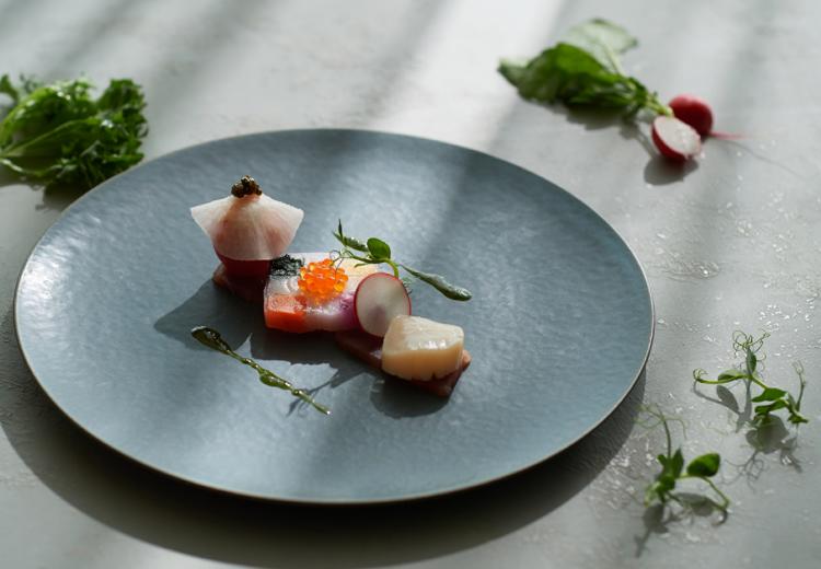 グランドニッコー東京 台場。料理。旬の厳選食材を使用した、匠の技が光る料理でゲストをおもてなし