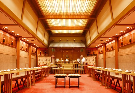 レンブラントホテル東京町田（旧ベストウェスタンレンブラントホテル東京町田）。挙式会場。『筑波山神社』由来の、格調高い神殿で行う神前挙式も魅力的