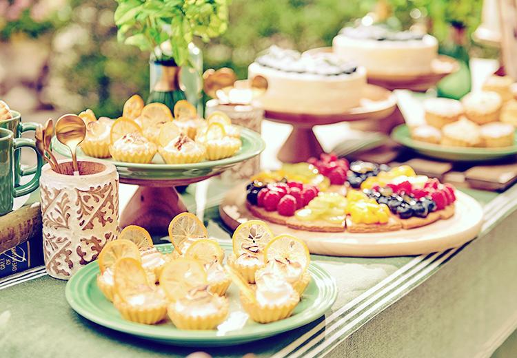 Harmonie agréable(アーモニーアグレアーブル)。料理。季節の果物を使ったケーキなどが揃うデザートビュッフェ