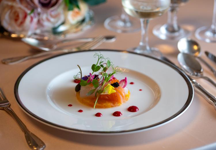 リーガロイヤルホテル東京。料理。華やかなオードブルは思わず写真に残したくなる一皿