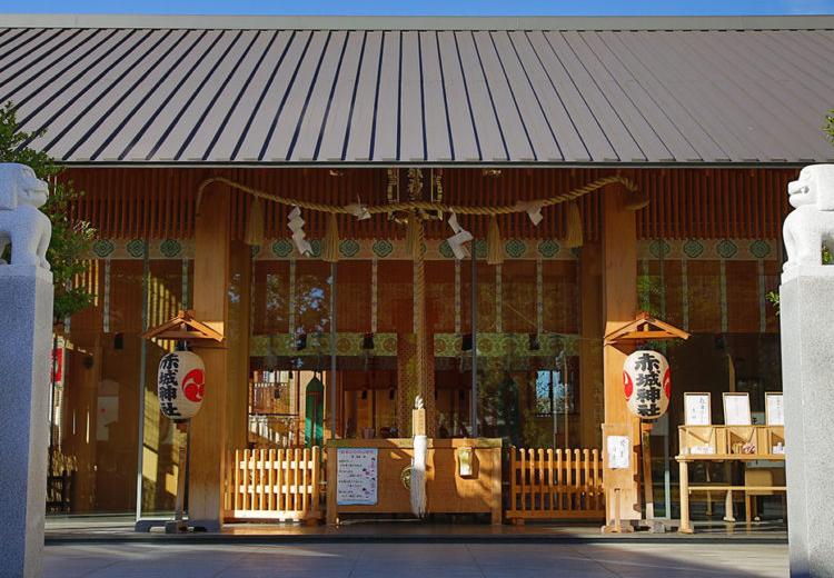 リーガロイヤルホテル東京。挙式会場。神楽坂の『赤城神社』はガラス張りの拝殿が印象的です