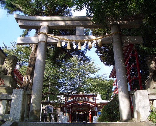 居木神社。アクセス・ロケーション。四季を背景にした厳粛な挙式を行うことができます