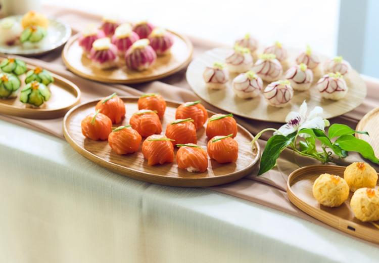 響 風庭 赤坂。料理。お寿司や和菓子など、和婚にぴったりのビュッフェを用意できます
