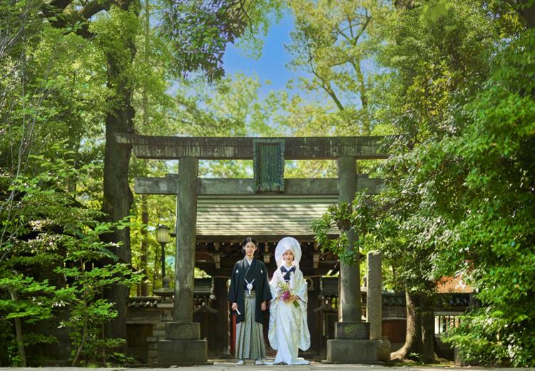 響 風庭 赤坂。挙式会場。神社ならではの凛とした空気がふたりを包み込みます