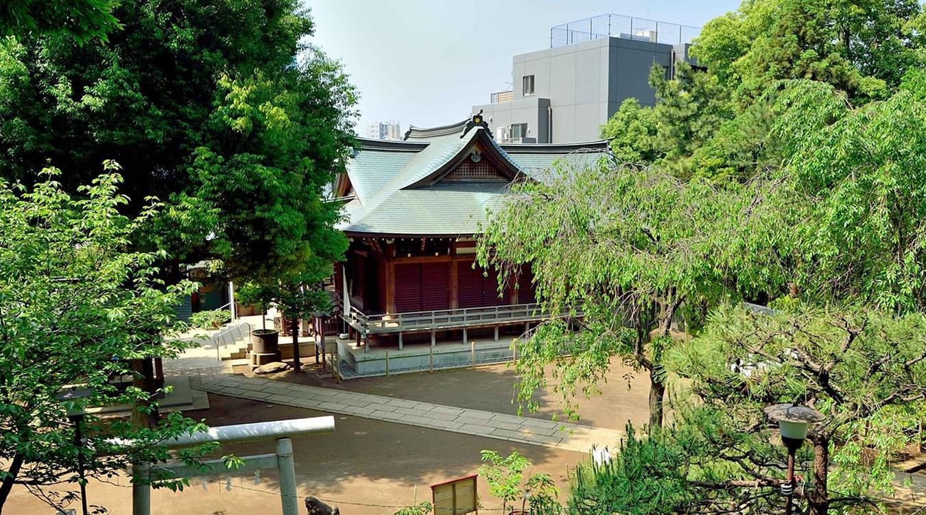 鳩森八幡神社。古くから千駄ヶ谷一帯を見守ってきた由緒ある神社で行う結婚式。日本の伝統を感じられる厳かな神前式が叶います