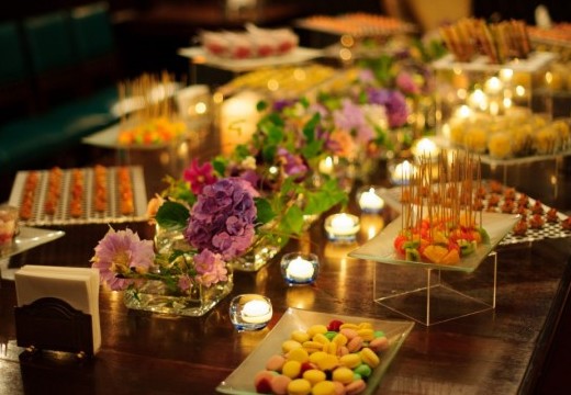 小笠原伯爵邸。料理。美しい彩りが祝宴に華を添える、ガーデンでのデザートビュッフェ