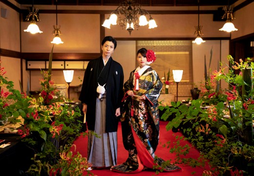 東京大神宮マツヤサロン。『神路の間』は和の伝統的な建築美でゲストを迎えます