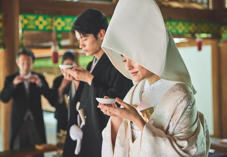 乃木神社・乃木會館。挙式会場。厳かな空気に包まれ夫婦や家族の繋がりを感じる神前式が実現