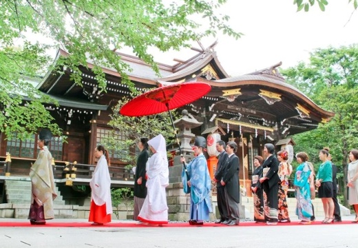 ホテルローズガーデン新宿。挙式会場。神前式は『新宿十二社熊野神社』や『成子天神社』で行えます