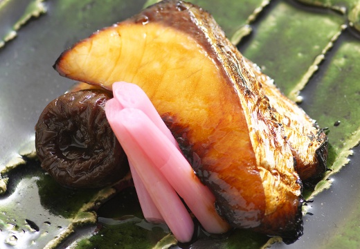 屋形船 晴海屋。料理。流れる景色を眺めながら食べる料理の味は格別です