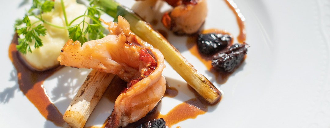 Restaurant Casita(レストラン カシータ)。料理。厳選した素材を用い、式当日のゲストの顔ぶれに合わせて調理された逸品。素材とソースが生み出すハーモニーに、笑みがこぼれます