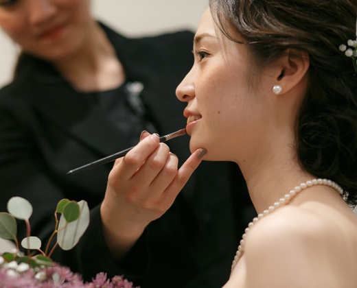 Le chic unjour(ラシック アンジュール)。スタッフ。花嫁の美しさを丁寧に引き出してくれるヘアメイクスタッフ