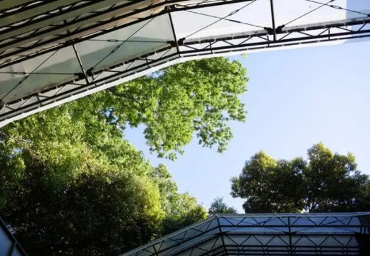 リストランテASO(リストランテアソ)。挙式会場。天気が良ければ屋根を開けて、さらに開放感を演出できます