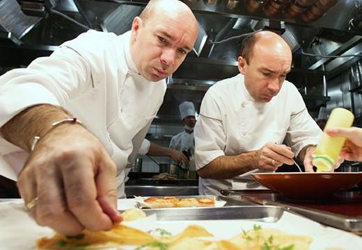 サンス・エ・サヴール。料理。モダン・キュイジーヌの先駆者であるプルセル兄弟