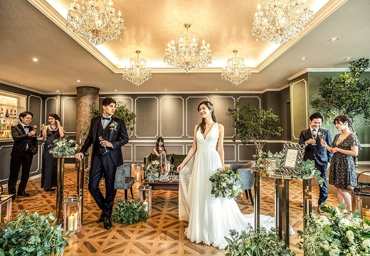 ザ リュクス 銀座（THE LUXE GINZA）。披露宴会場。『5th アベニュー』のホワイエはプレパーティーにぴったり