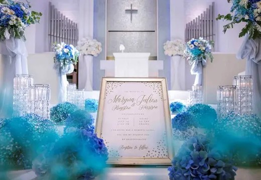 ザ リュクス 銀座（THE LUXE GINZA）。挙式会場。純白のチャペルをふたりのイメージに合わせてコーディネート