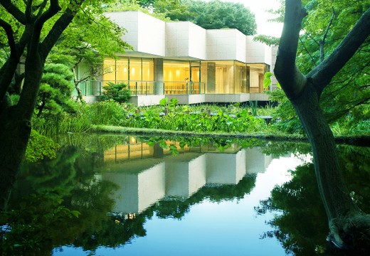 東京マリオットホテル。挙式会場。チャペルから四季折々の御殿山庭園の景色が広がります