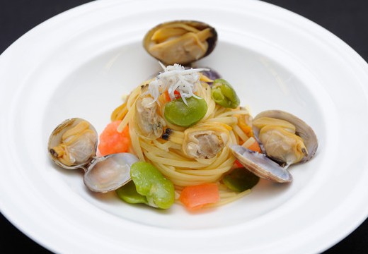 嘉ノ雅茗渓館(かのびめいけいかん)。料理。メニューにはパスタも含まれており、ボリュームたっぷり