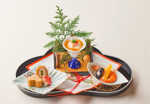 ホテル日航立川 東京。料理。フレンチと和食の魅力を華やかな折衷スタイルで味わうことも可能