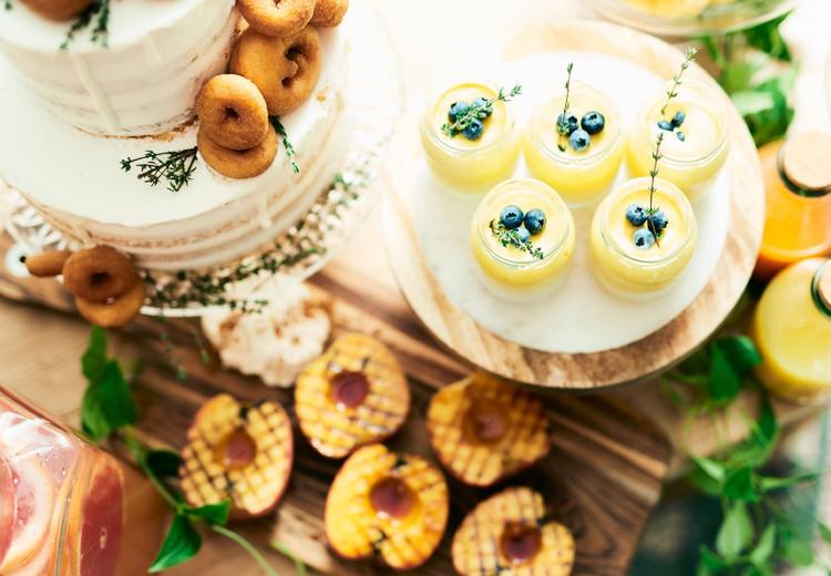 ルクリアモーレ銀座。料理。宝石のように煌めくスイーツが並ぶデザートビュッフェ