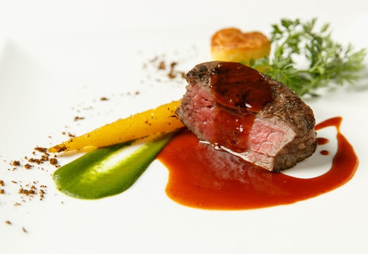 HOTEL EMANON(ホテルエマノン)。料理。実績豊富なシェフが監修した料理は、ゲストへの最高のおもてなし