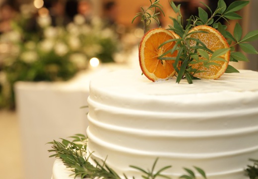 KIGI（キギ）。料理。純白の花嫁を表現した、上品な甘さのウェディングケーキ