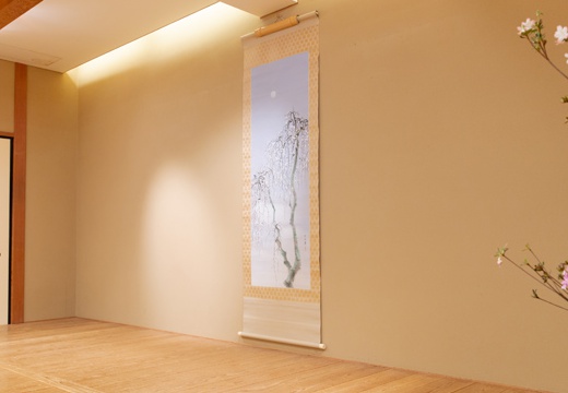 かぐら坂 志満金。披露宴会場。掛け軸や置物などこだわりの調度品が会場を彩ります