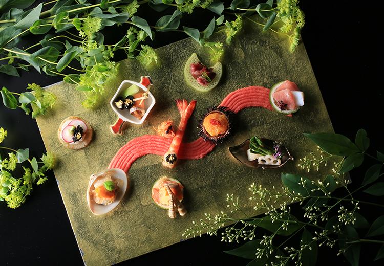 THE SAKAKI TOKYO(ザ サカキ トウキョウ)。料理。旬の食材を用い、季節感を表現した逸品に心奪われます