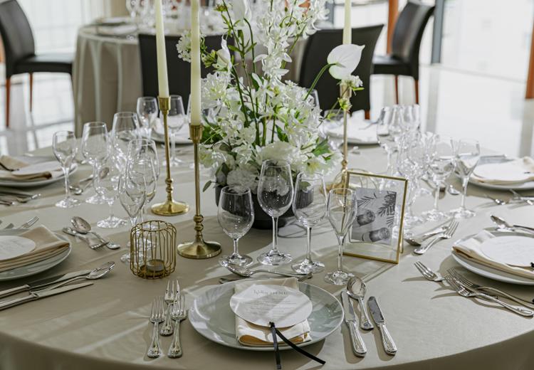 CITY CLUB OF TOKYO（シティ クラブ オブ 東京）。披露宴会場。ふたりの希望や好みに合わせてぴったりなコーディネートを提案