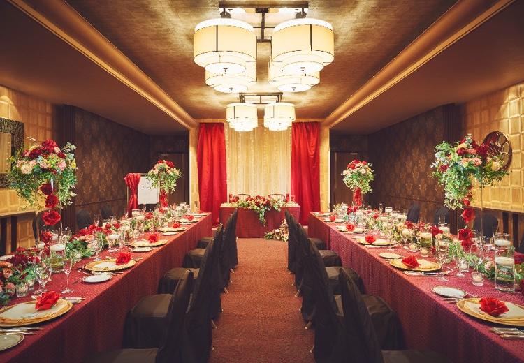 湯本富士屋ホテル。披露宴会場。広大な森林をイメージした、落ち着いた雰囲気の『双子』