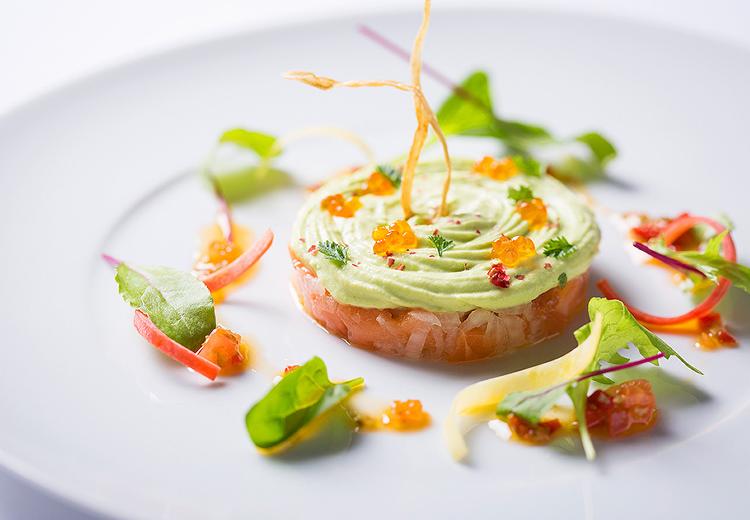 THE CLASSICA BAY RESORT(ザ クラシカ ベイリゾート)。料理。新鮮な野菜や魚介を織り交ぜたナチュラルフレンチ