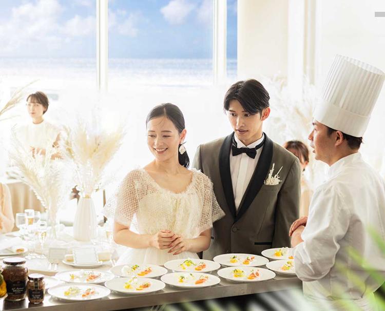 THE CLASSICA BAY RESORT(ザ クラシカ ベイリゾート)。スタッフ。熟練のシェフがふたりに代わってゲストをもてなしてくれます