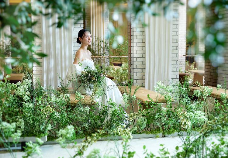 THE CLASSICA BAY RESORT(ザ クラシカ ベイリゾート)。挙式会場。ガーデンを思わせる、緑に囲まれたセレモニースペースがポイント