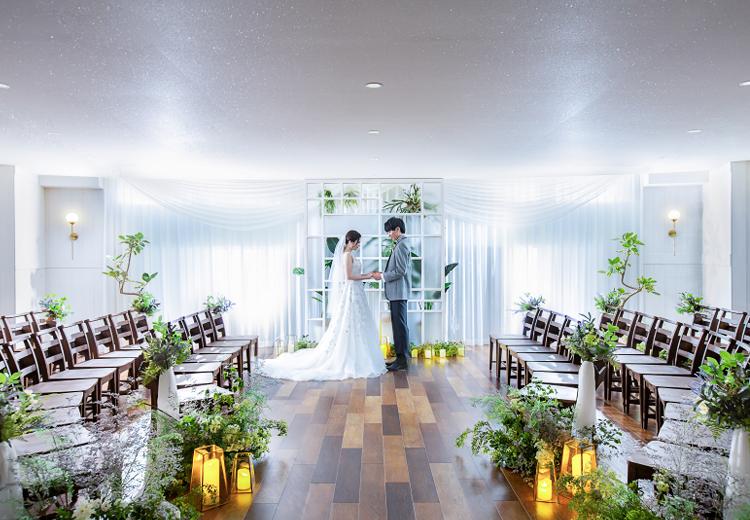 MARINE TOWER WEDDING マリンタワー ウエディング(旧THE HOUSE yokohama)。挙式会場。優しい自然光に満ち溢れたナチュラルなチャペル