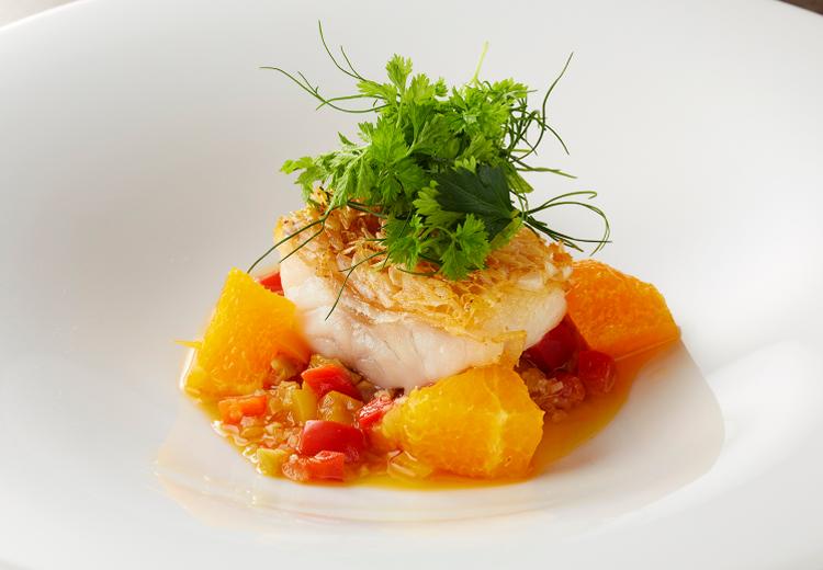 リビエラ逗子マリーナ。料理。魚介は漁港から直送するなど、鮮度と旬にこだわっています