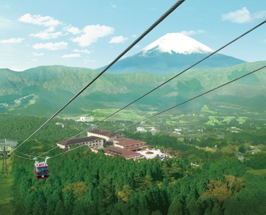 箱根の森高原教会・ホテルグリーンプラザ箱根。アクセス・ロケーション。ロープウェイから望む富士山の景色も箱根ならではの絶景