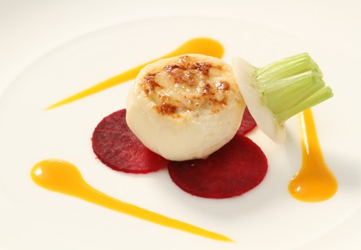 THE SEASON’S (ザ・シーズンズ)。料理。和の要素も感じられるシンプルで繊細な料理の数々
