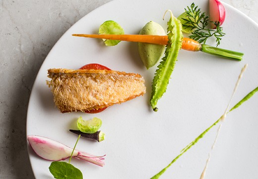 SCAPES THE SUITE(スケープス ザ スィート)。料理。三浦野菜や近海の魚など、地元食材の美味しさを堪能できます