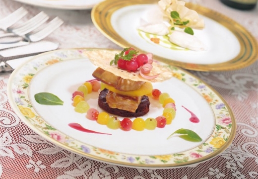 ロイヤルマナーフォート ベルジュール/サン・ロマネスク・チャペル 。料理。ふたりのために創作するオリジナルの一品にも注目です