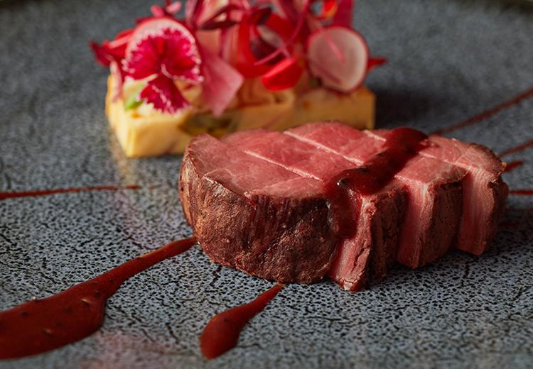 レンブラントホテル海老名。料理。柔らかな食感と芳醇な味わいを堪能できるメインの肉料理