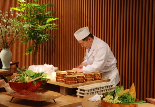 報徳二宮神社（報徳会館）。料理。熟練の腕を持つ料理人が、一つひとつ丁寧に作り上げています