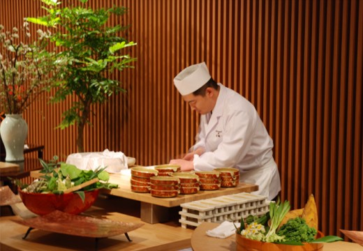 報徳二宮神社(報徳会館)。料理。熟練の腕を持つ料理人が、一つひとつ丁寧に作り上げています