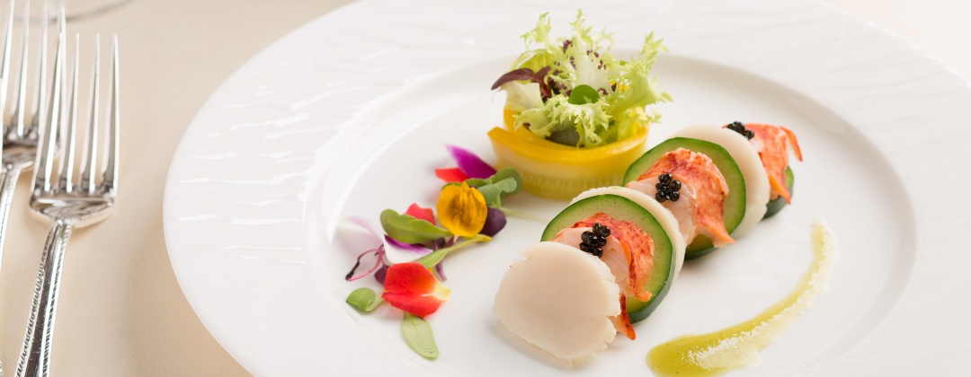 川崎日航ホテル。料理。アーティスティックな盛り付けに心躍る「フランス料理」の逸品。豊かな味わいに思わず笑みがこぼれます