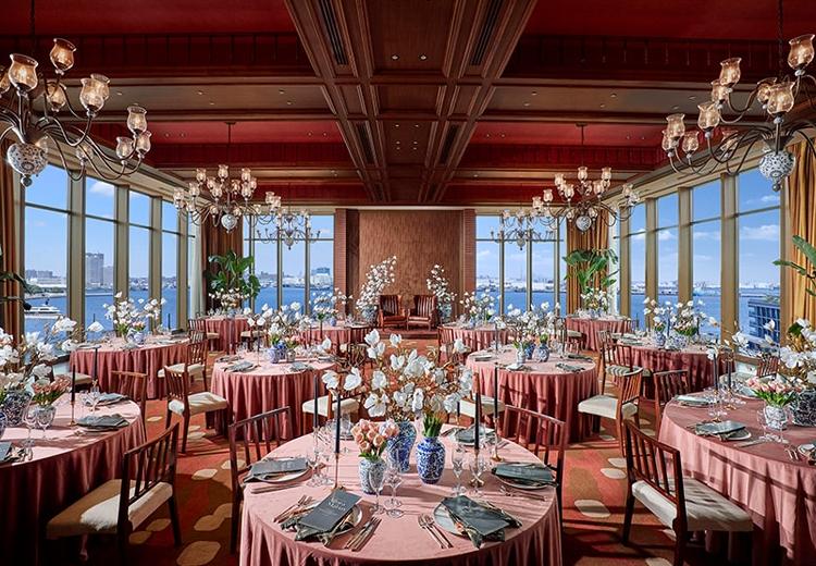 THE GRAND ORIENTAL MINATOMIRAI(グランドオリエンタル みなとみらい)。披露宴会場。106名までの『マグノリアルーム』はレンガ造りの設えが特徴