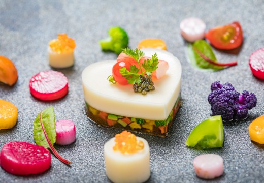 Socia21(ソシア21)。料理。彩りのよい一皿一皿がベストタイミングでテーブルに運ばれます