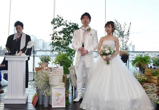 Subzero(サブゼロ)。挙式会場。ゲストの記憶にも残る青い海と空を背景にしたセレモニー