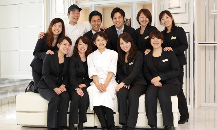 ラグナスイート新横浜 ホテル＆ウエディング。スタッフ。常に笑顔で対応してくれるスタッフ。プランナーの多彩な提案も魅力のひとつです